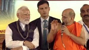 pm-modi-in-udupi-mutt-1